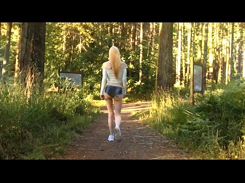 ❤️ Vakker kvinne beveger seg sakte, ikke nakenvideo ❌ Porno hos oss no.ladyxxxporno.ru
